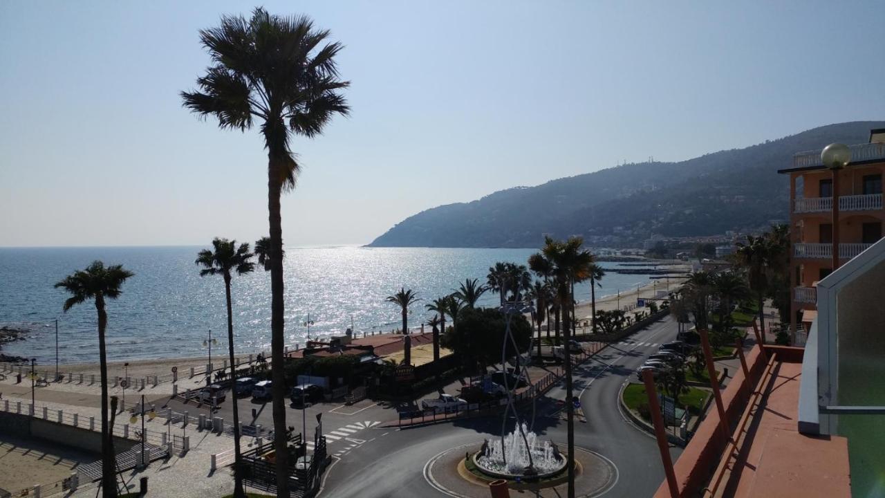 Hotel Moresco Andora ภายนอก รูปภาพ