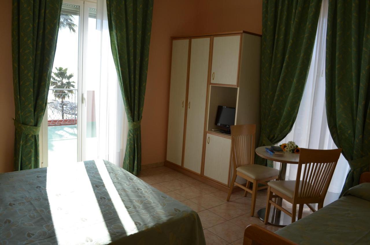Hotel Moresco Andora ภายนอก รูปภาพ